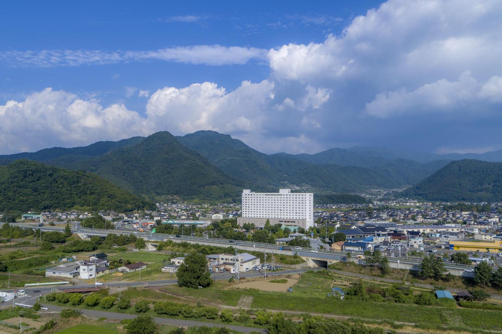 Mercure Nagano Matsushiro Resort & Spa Esterno foto
